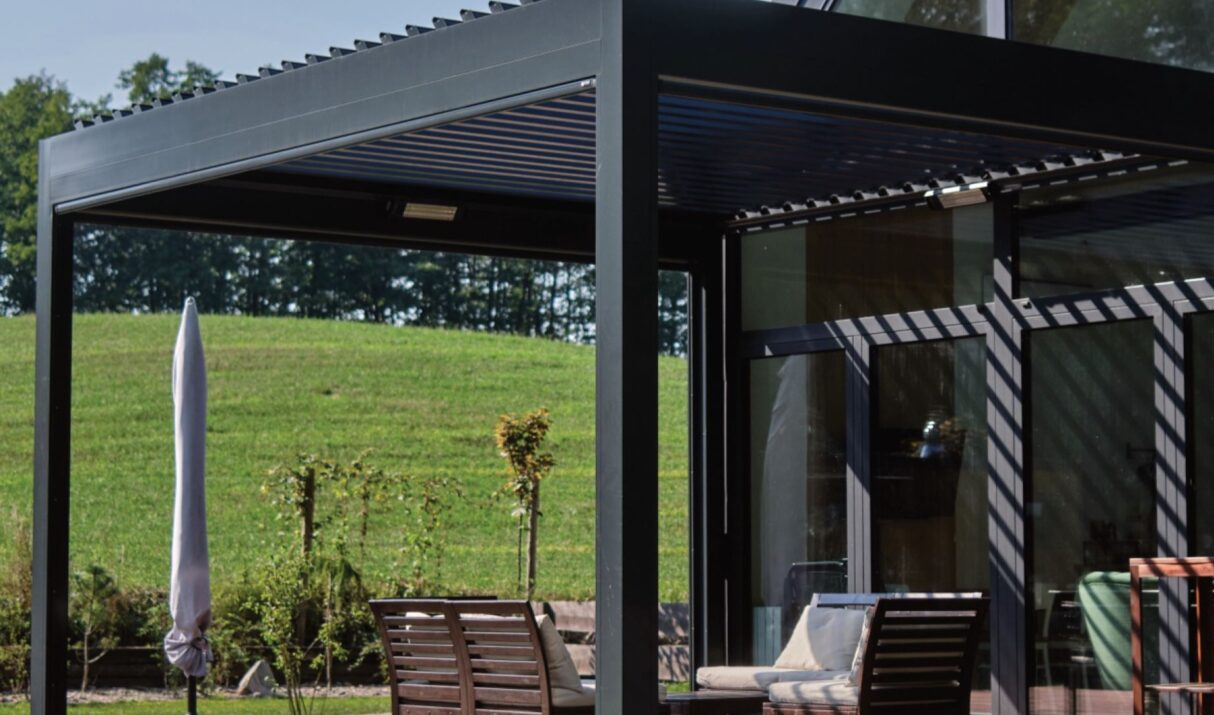 Vanjska pergola Vinkovci – bioklimatski krov sa screen sustavom